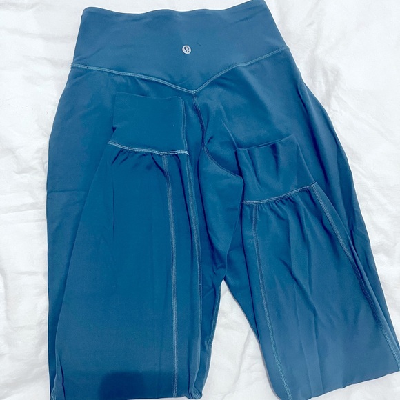 lululemon athletica Pants - Lululemon pant with side pockets yoga